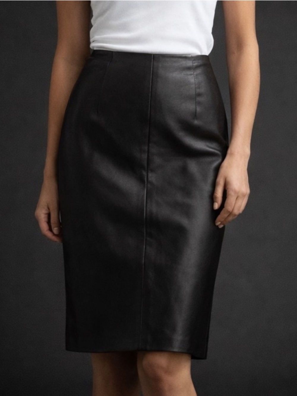 Saks Fifth Avenue Folio Collection Black Pencil Leather Skirt - Size 8